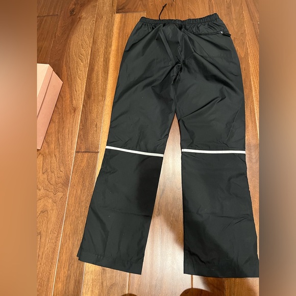 Nike black swoosh / wind pants size M - euc - Picture 5 of 5